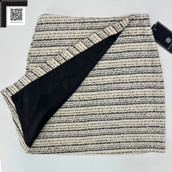 Bagatelle - Small NWT - Tweed-like Black & White Metallic Faux Wrap Skirt - Picture 2 of 8